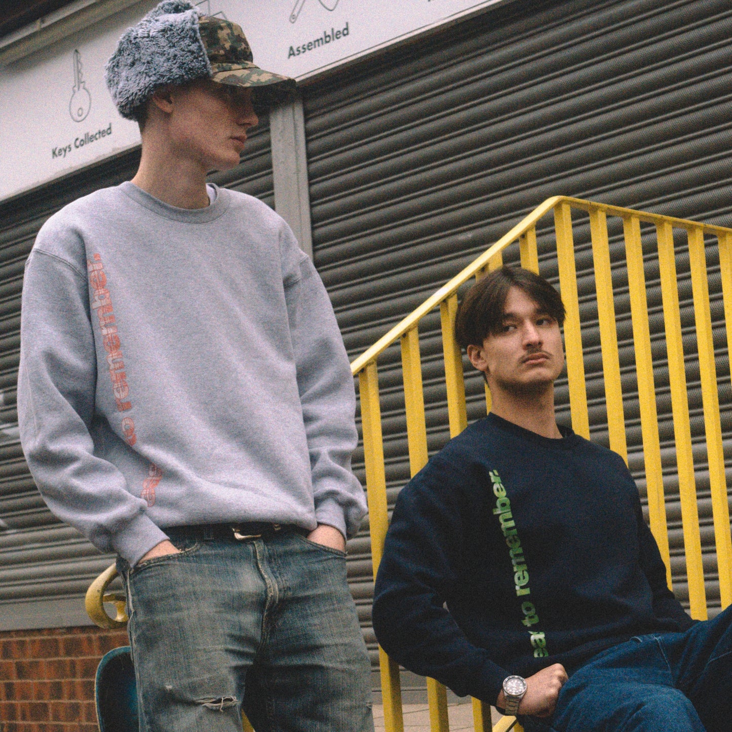 side logo sweater navy