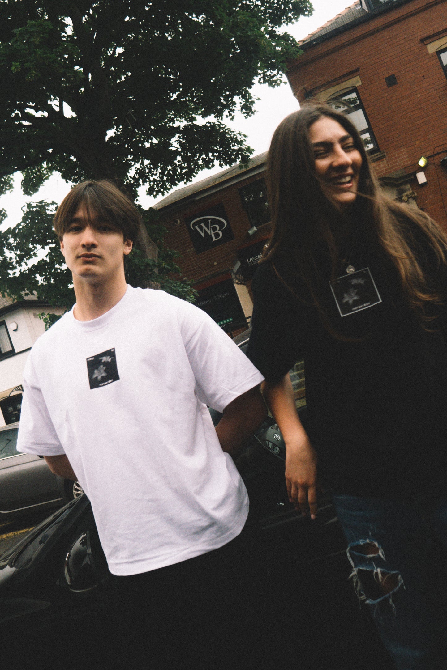 lillies tee white